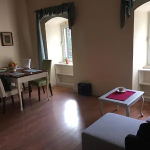 https://little-yellow-house.primorje-gorskikotar.com